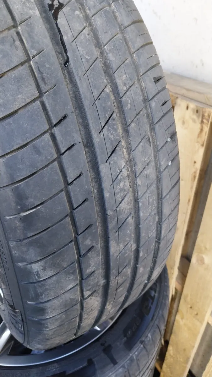 2020 Volkswagen Tiguan 19" Alloy Wheels Set - Image 4
