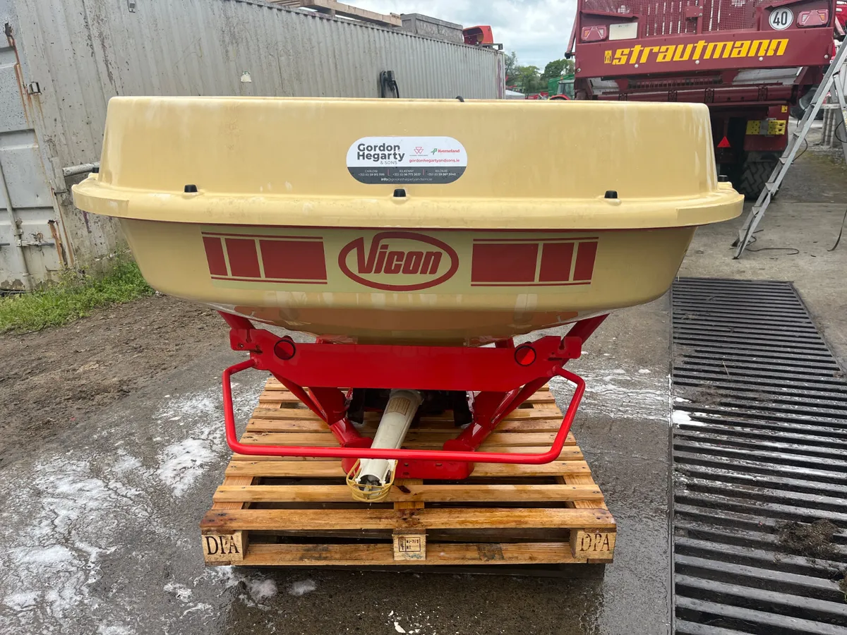 Fertiliser spreader - Image 3
