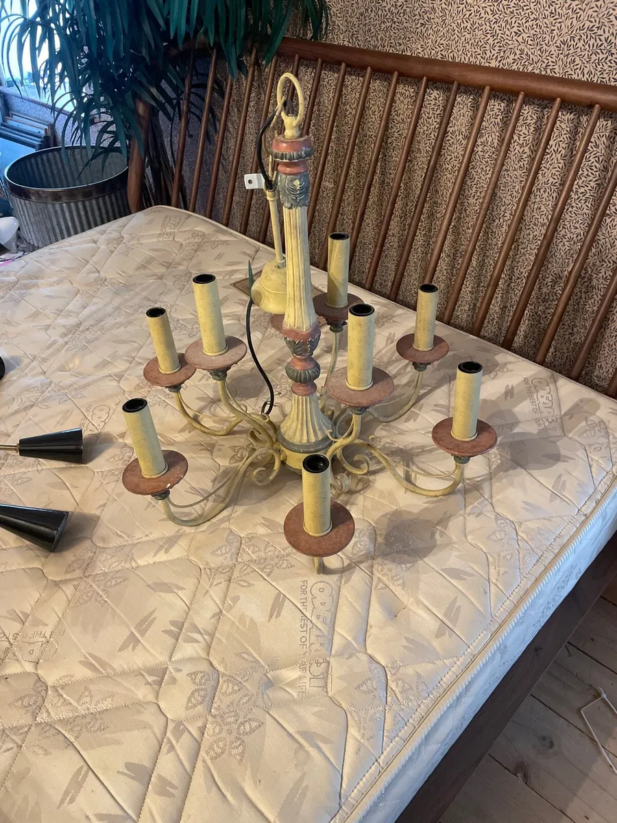 9 branch chandelier - Image 1