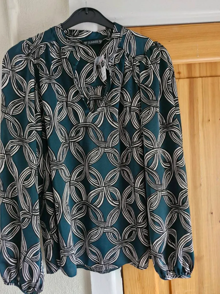 Ladies clothes - Image 4