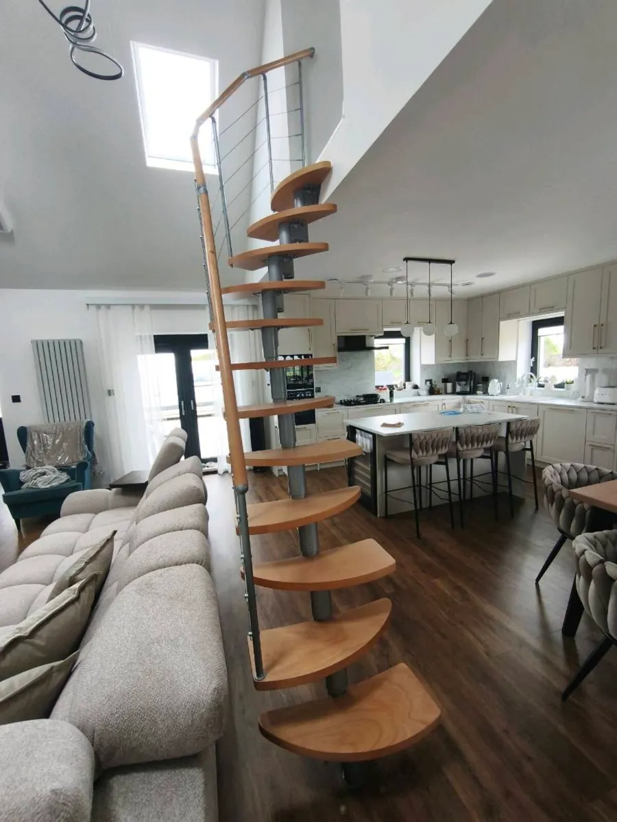 Attic stairs - Image 4