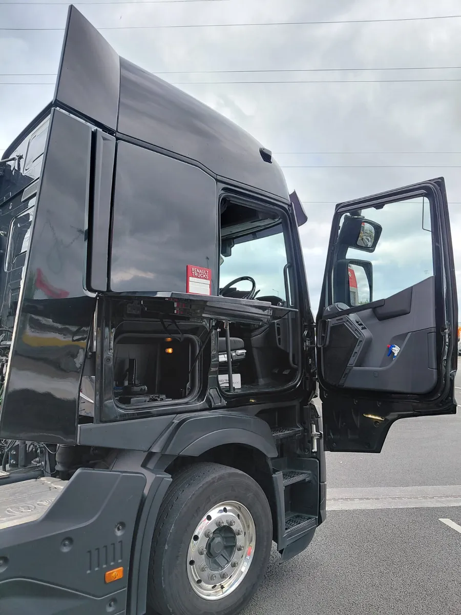 RENAULT T440 2022 - Image 4