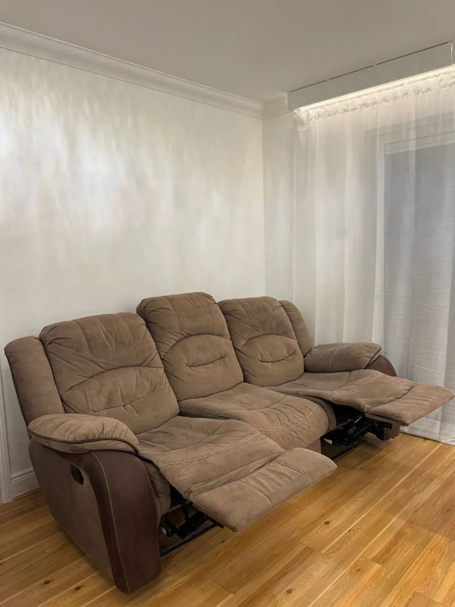 Comfortable Recliner Sofa Set - Image 2