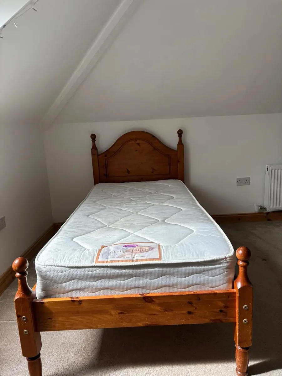 Single bed - Image 1