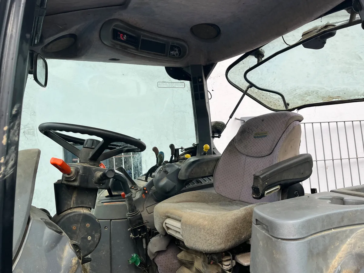 New Holland TS115A 2006 - Image 3