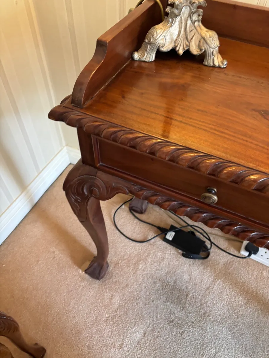 Beautiful table - Image 2