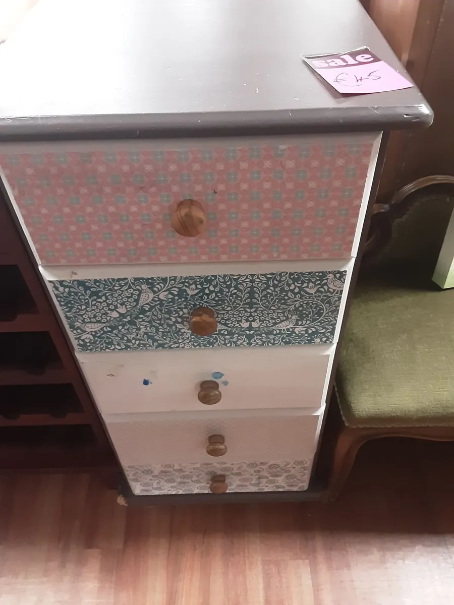 PATTERNED CHEST OF DRAWERS - Image 1