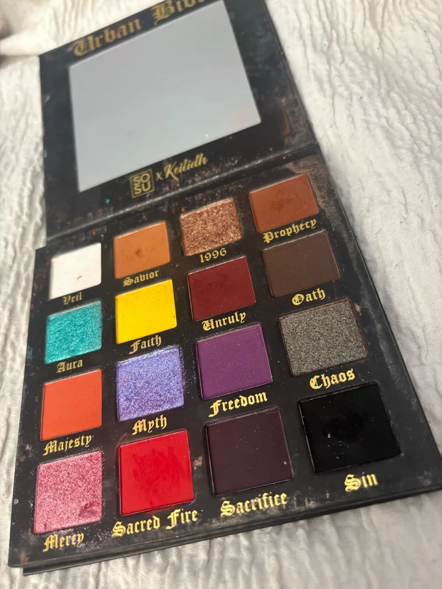 Makeup and hair bits - Image 3