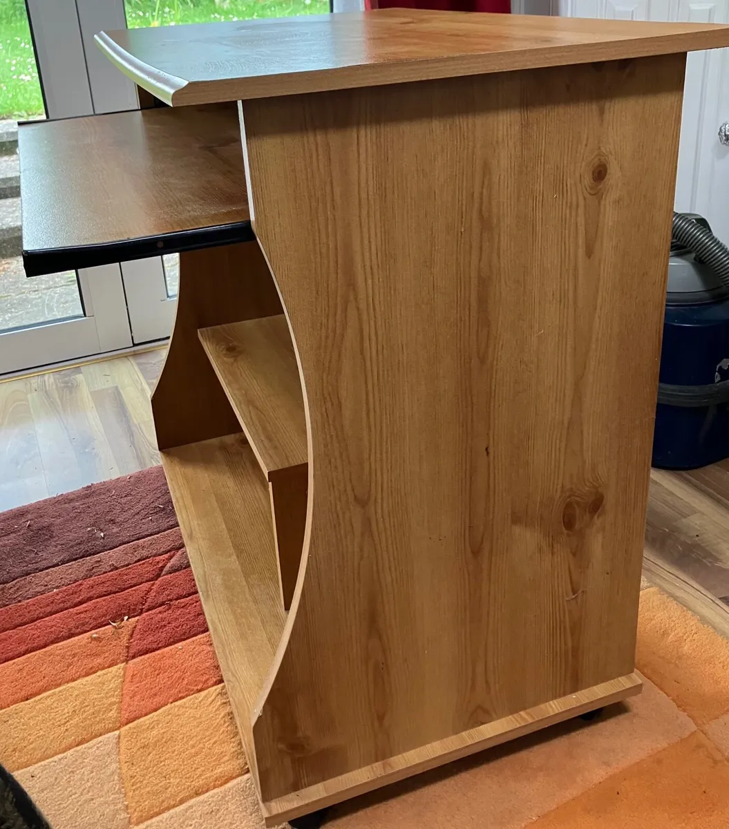 Desk - Image 4