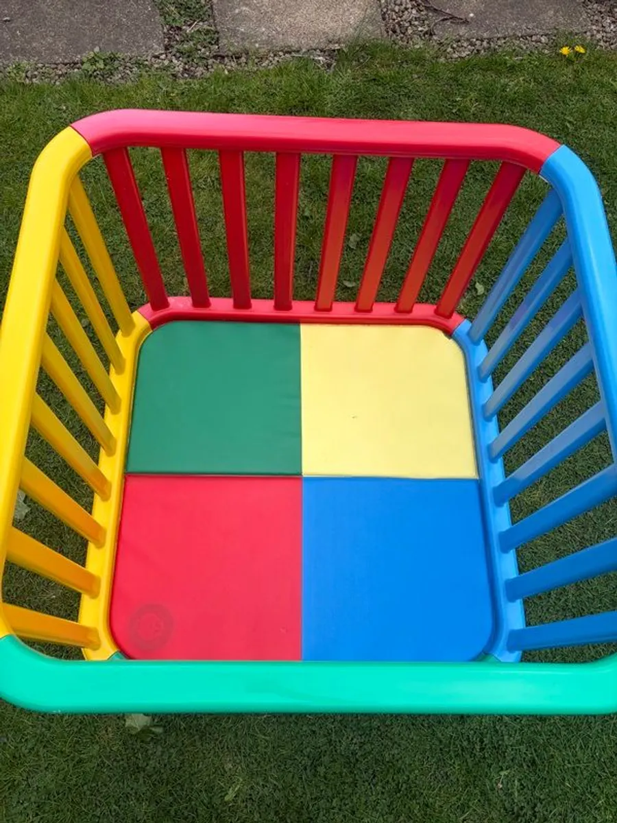 Rainbow Playpen - Image 2