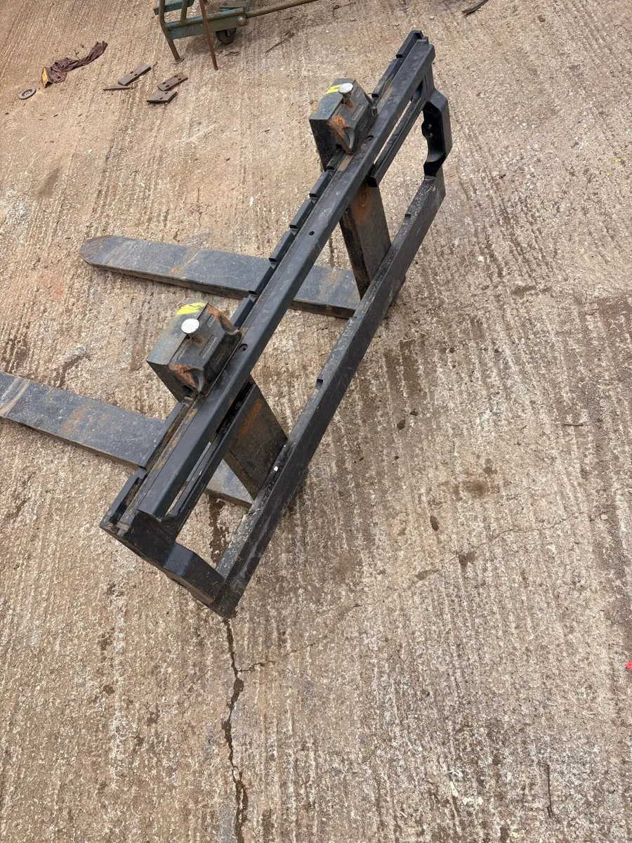 Forks and carriage - Image 3