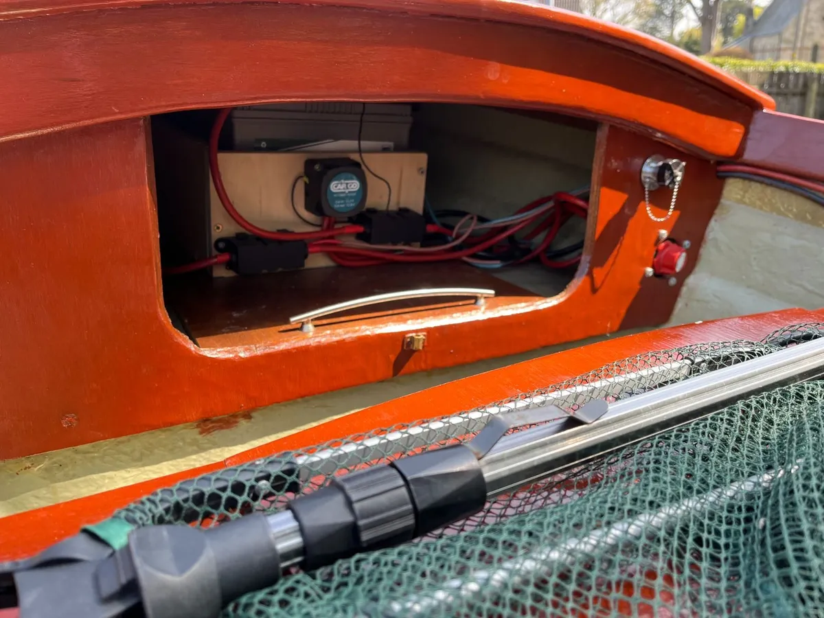 19' Sheelin Lake Boat  Large 5'4" beam - Image 4