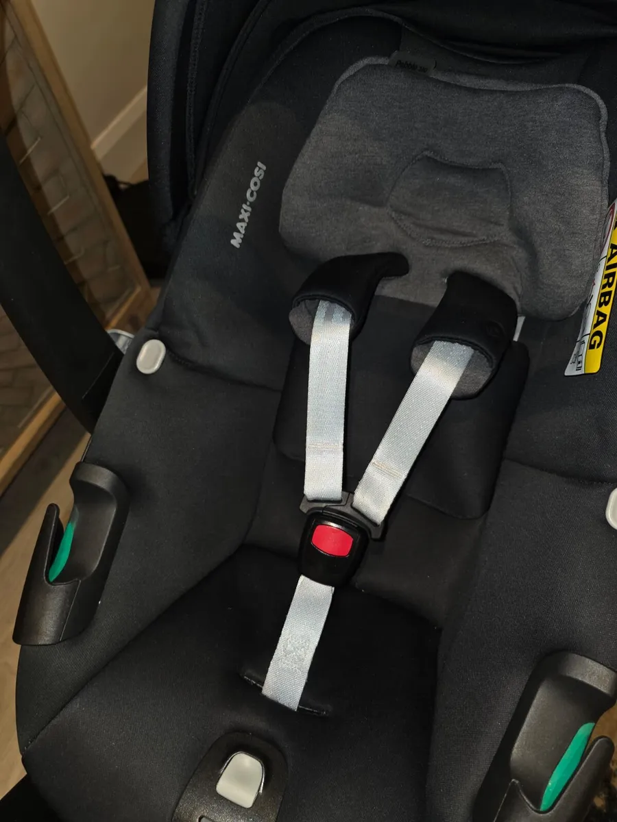 As new Maxi cosi Pebble3 360 with isofix - Image 4