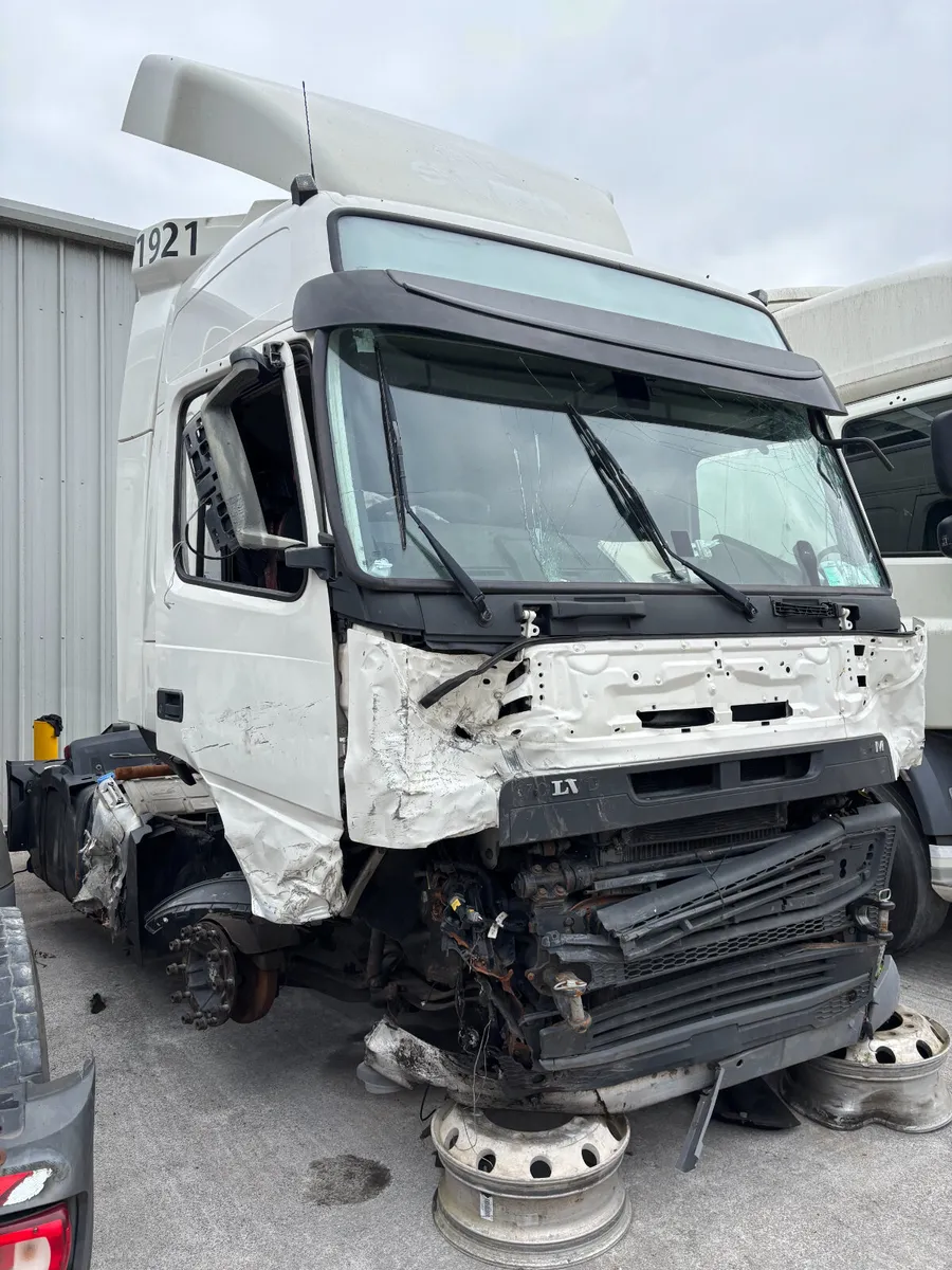 2019 VOLVO FM FOR BREAKING - Image 1