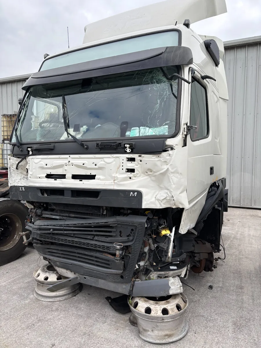 2019 VOLVO FM FOR BREAKING - Image 2