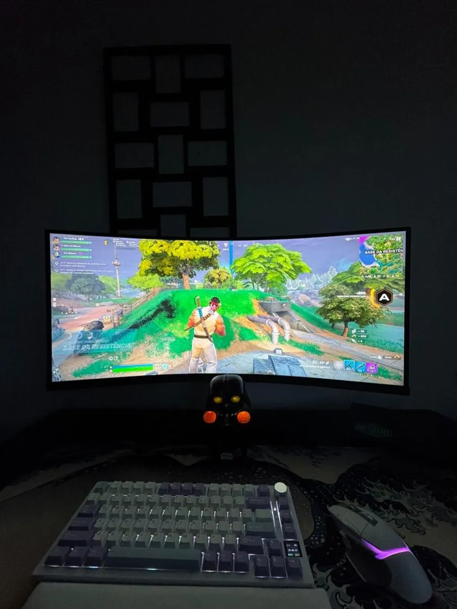 34” Curved Gaming Monitor - Image 3