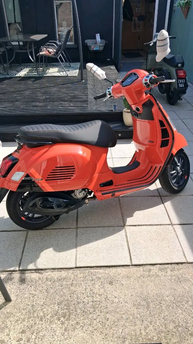 Vespa Gts 300 Super - Image 3