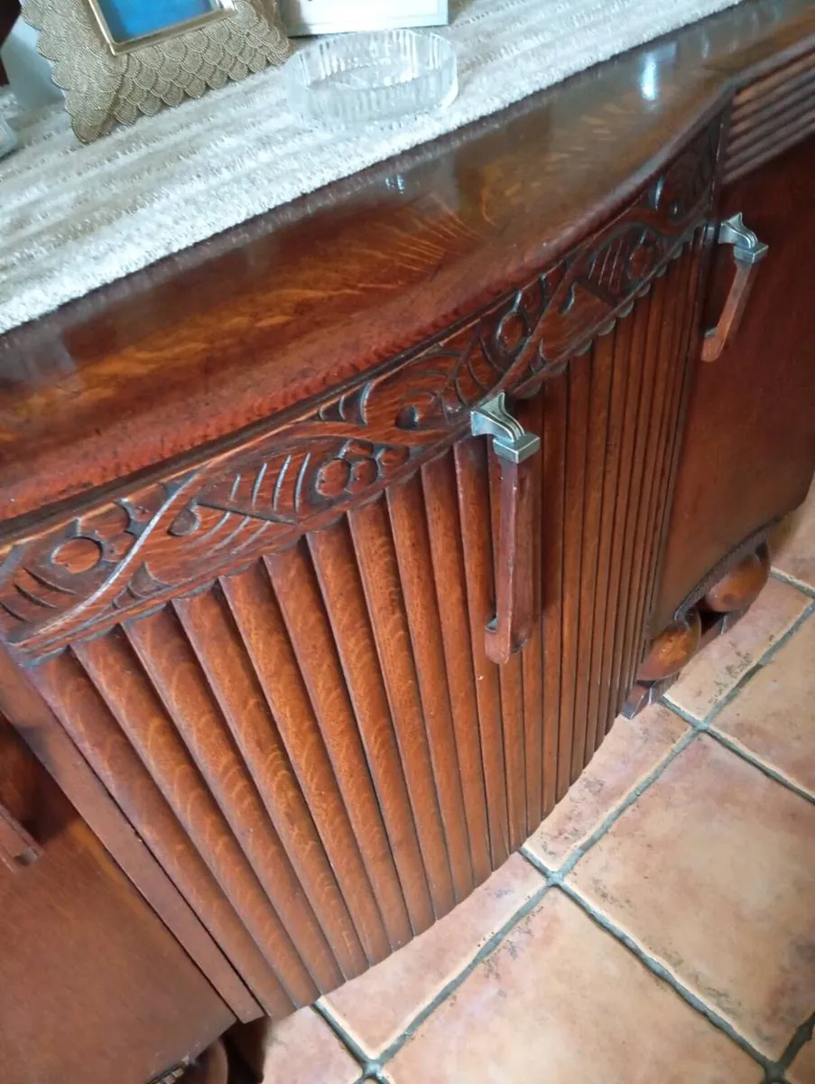 Antique cabinet - Image 1