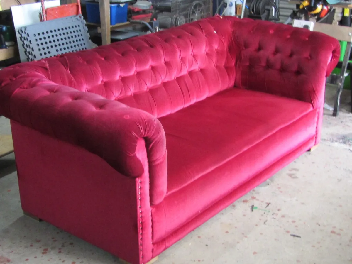 chesterfield sofa - Image 2