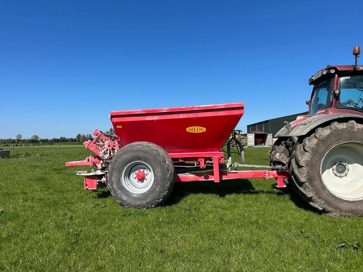 Bredal lime spreader - Image 4