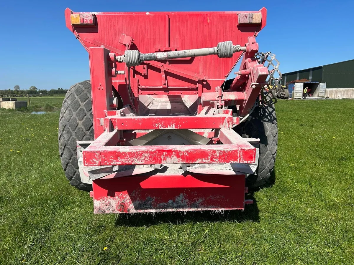 Bredal lime spreader - Image 2