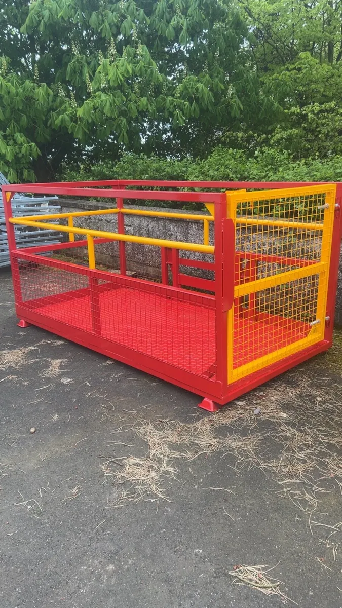 Calf transport cage - Image 1