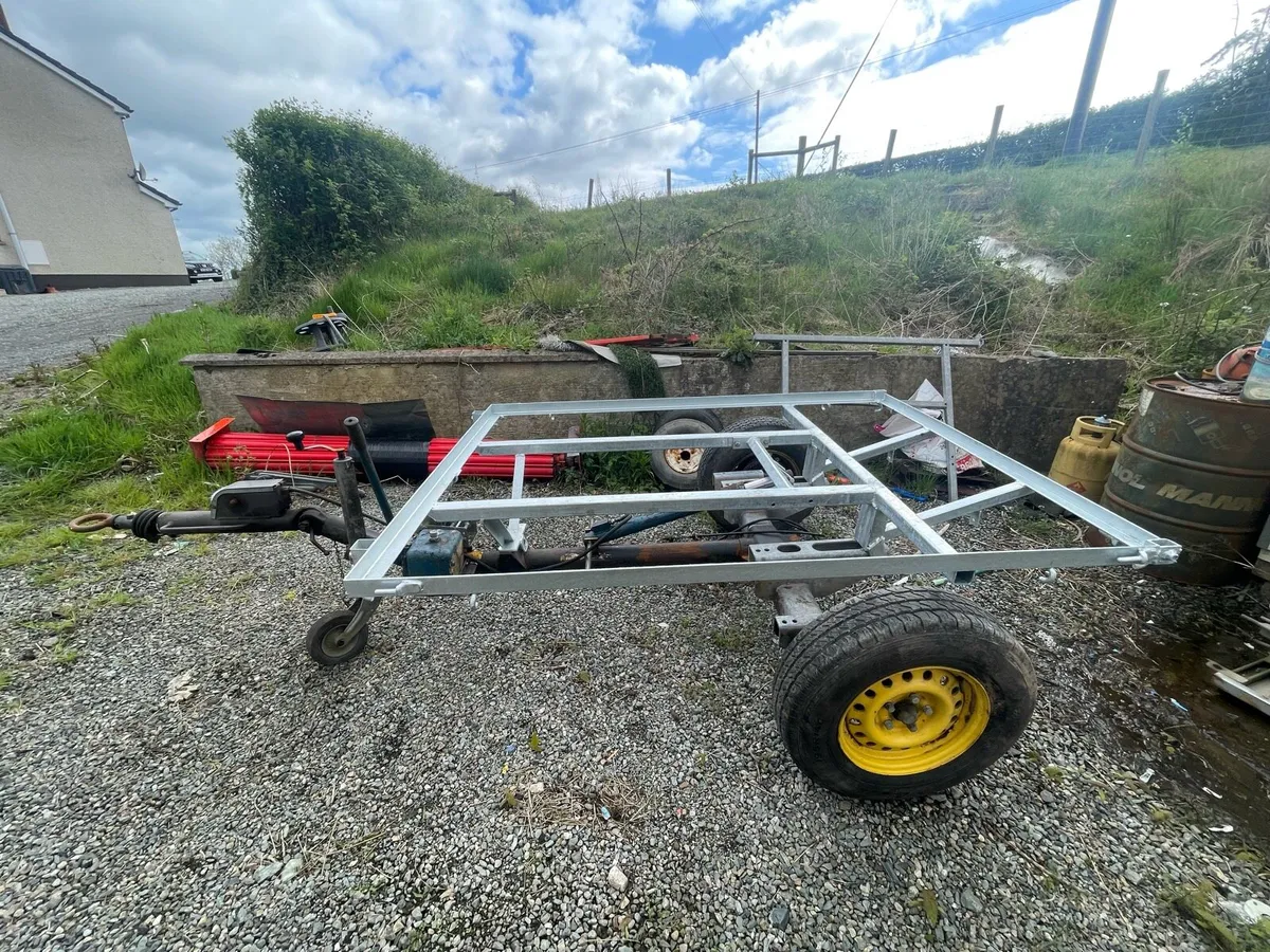Loading and tipping trailer - Image 2