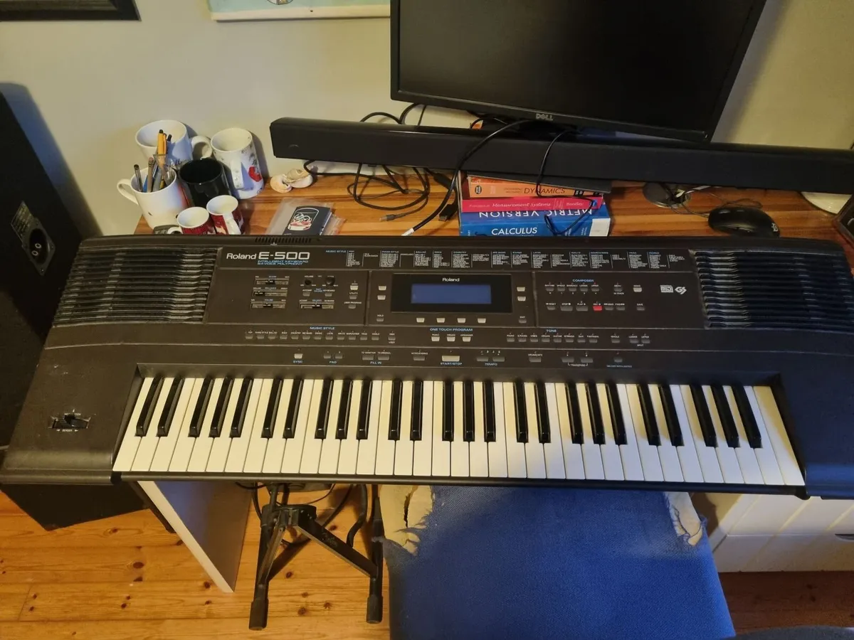 Roland E-500 keyboard - Image 4