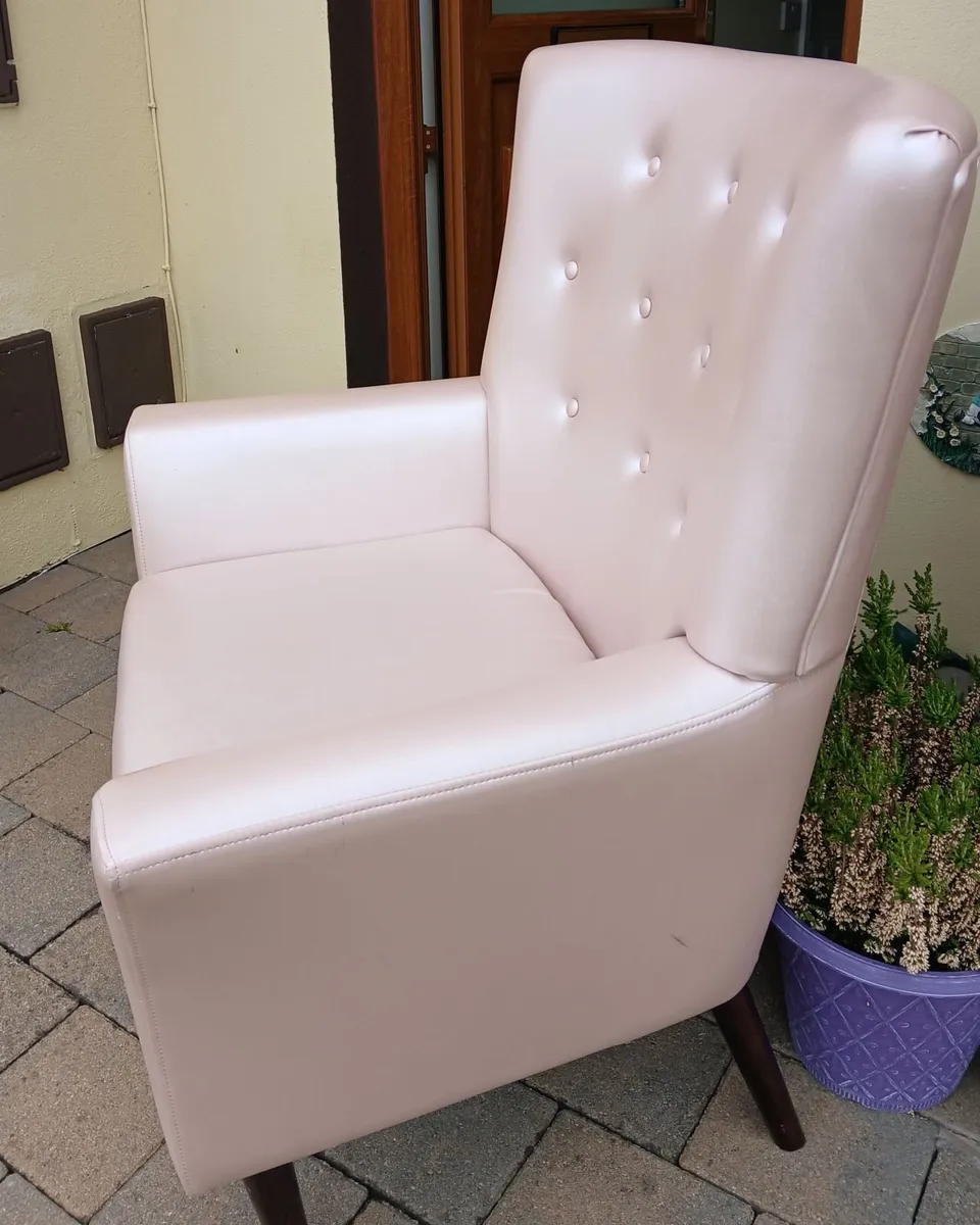 CHAIR - Image 2