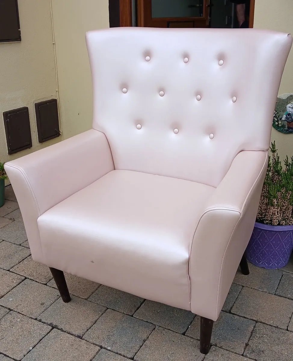 CHAIR - Image 1