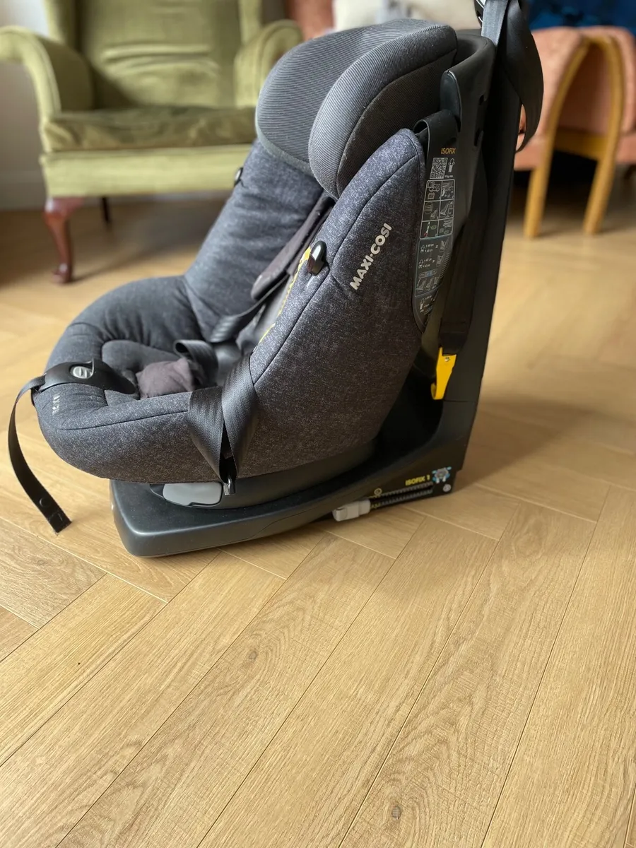 Child car seat - Image 1