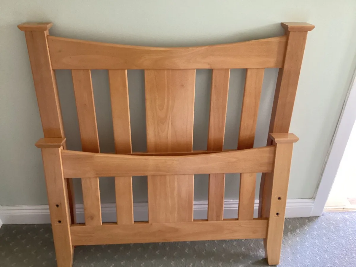 Head Board for bed and mattress - Image 1