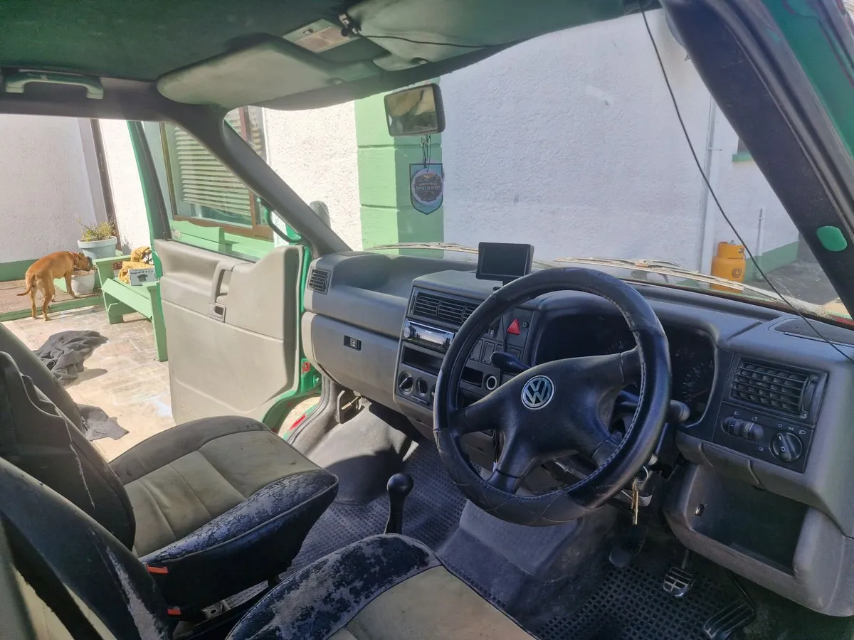 Volkswagen Transporter 2002 - Image 2