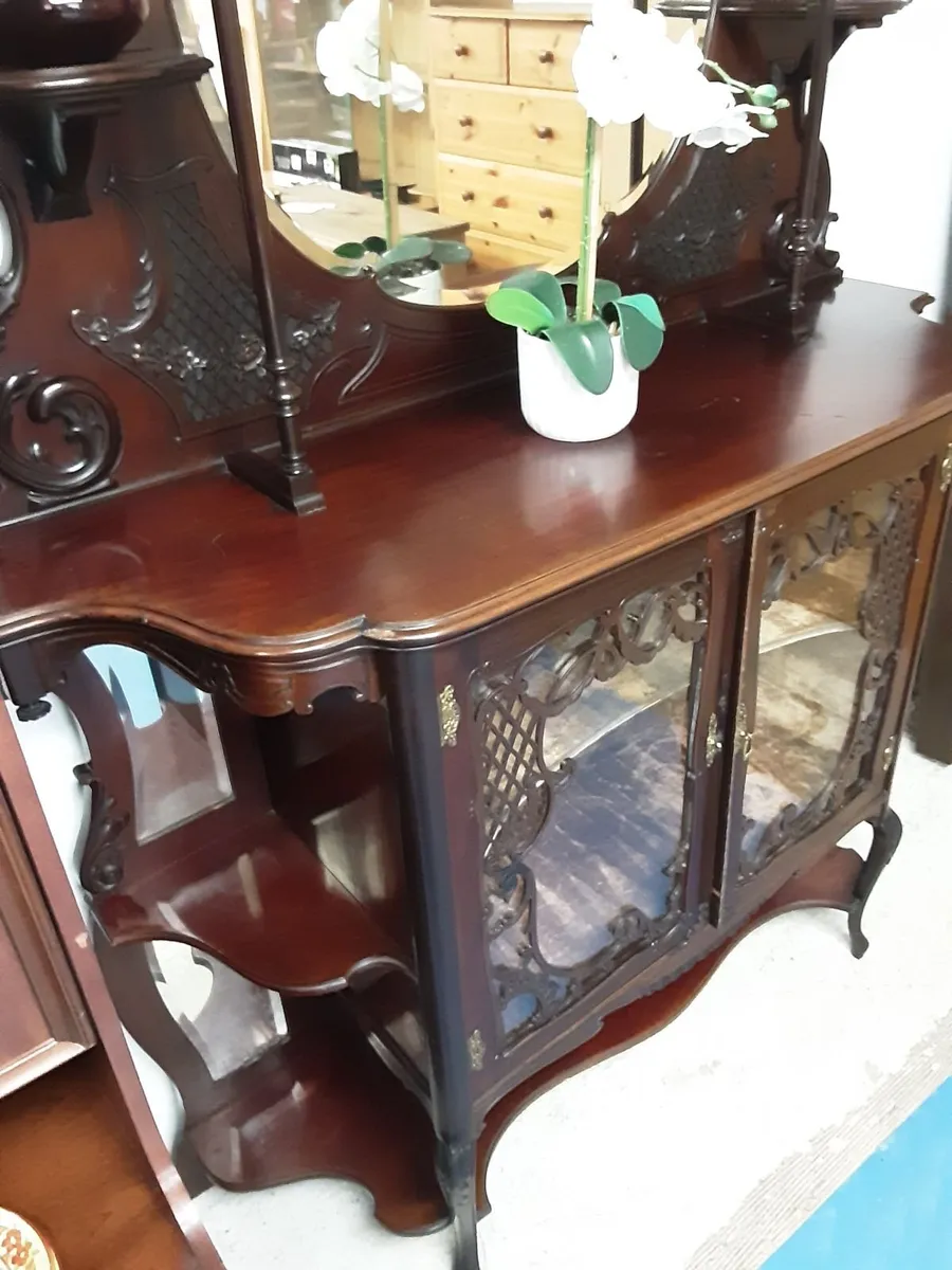 VINTAGE MAHOGANY SIDEBOARD WITH MIRROR - Image 3