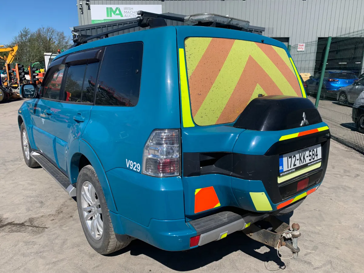UNRESERVED 2017 MITSUBISHI PAJERO 3.2 LWB COMM - Image 3
