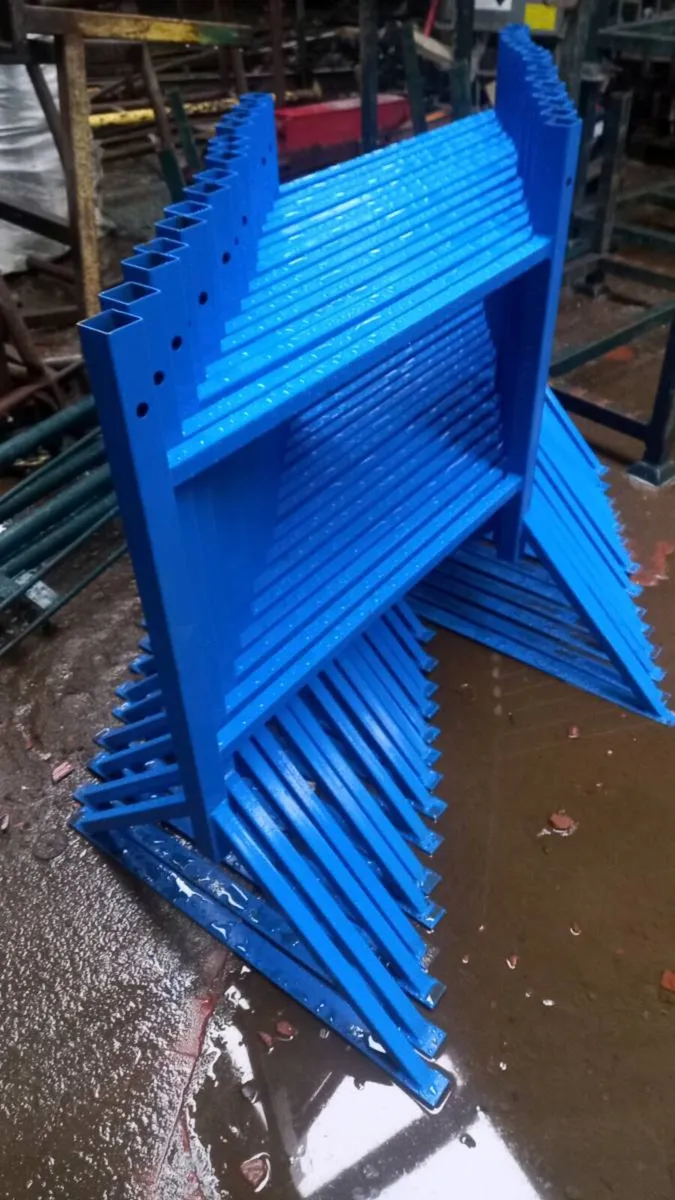 Brand New Trestles€60 - Image 2