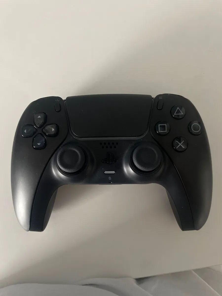PS5 1TB (Disc version) with controller - Image 2