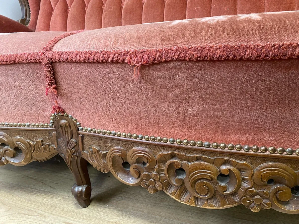 Antique Victorian couch sofa and armchairs - Image 4
