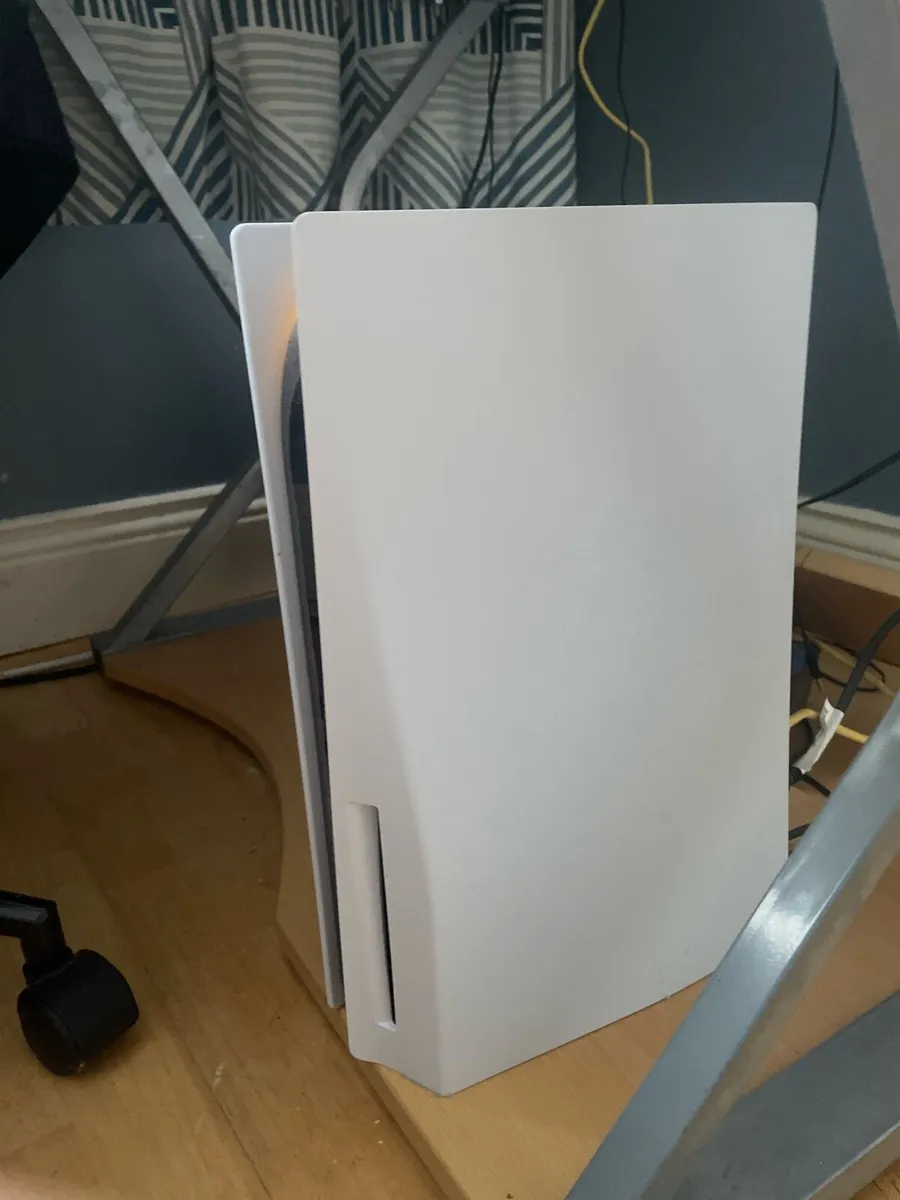 PS5 1TB (Disc version) with controller - Image 1