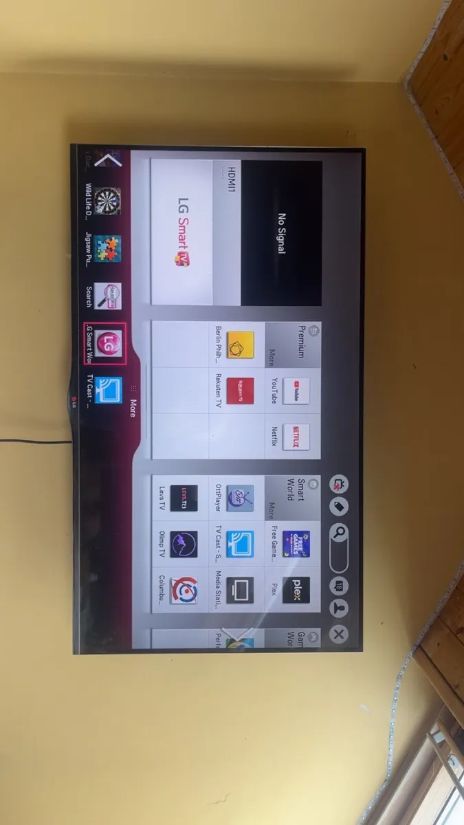 Lg tv 55 inch - Image 1