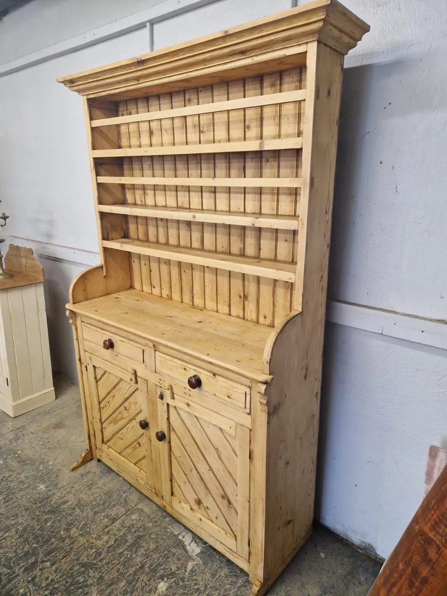 Mid 19th century Irish pine kitchen dresser - Image 4