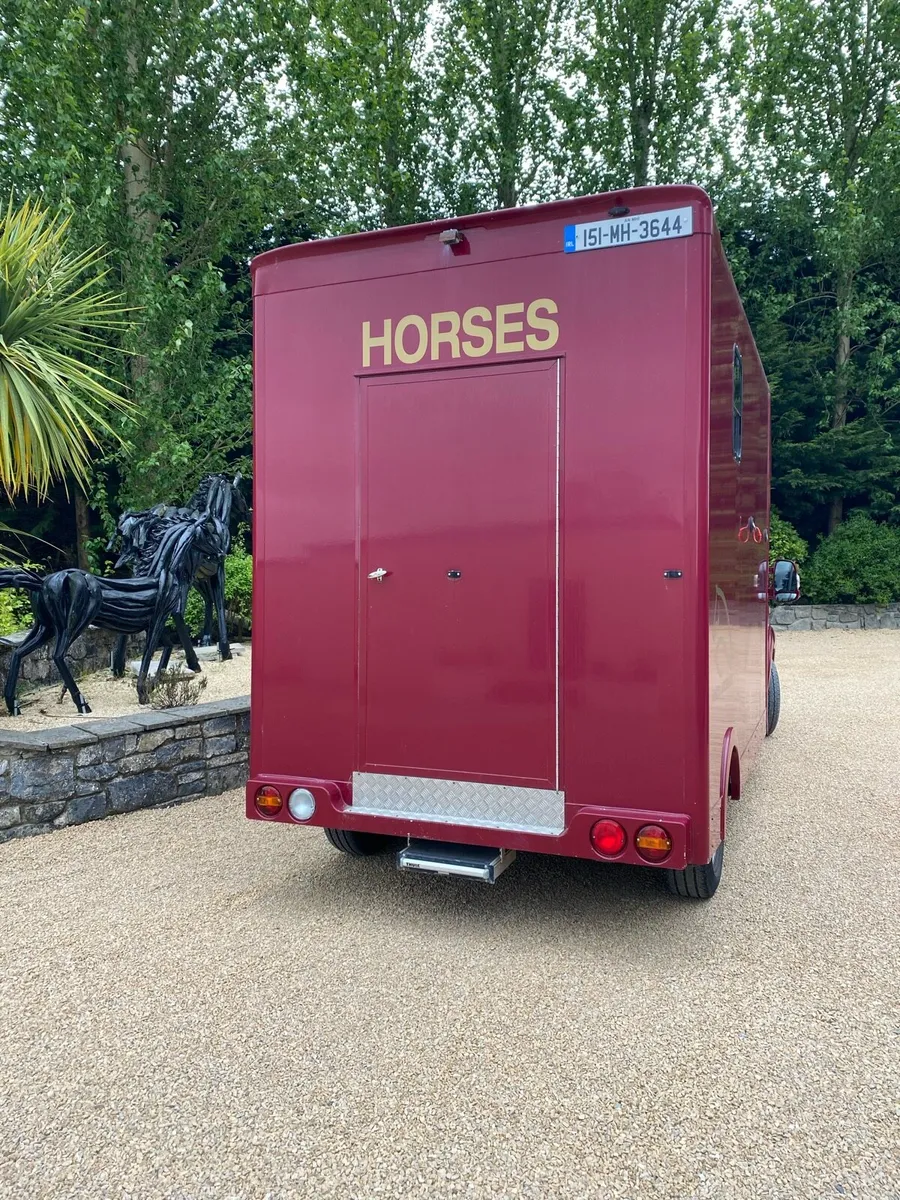 3.5 ton horsebox - Image 2