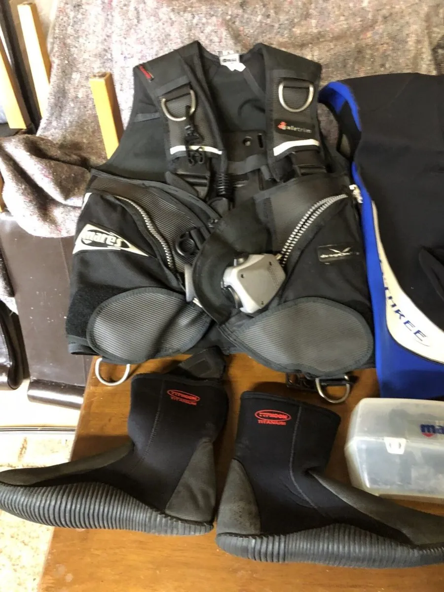 O'Three Cold water Diving Suit & gears - Image 4