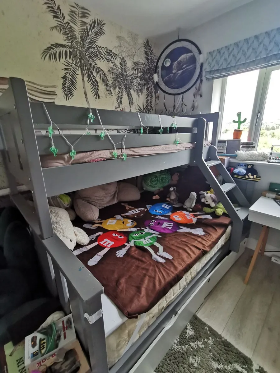 Bunk bed