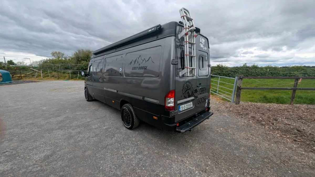 2001 Mercedes Sprinter Camper - Image 3