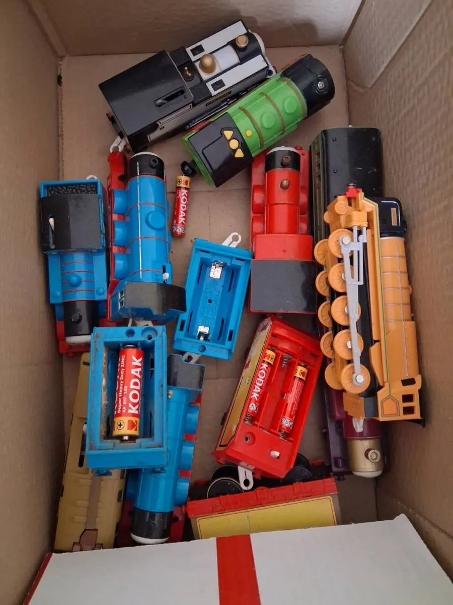 THOMAS AND FRENDS TRAINS  TRACKS WAG - Image 3