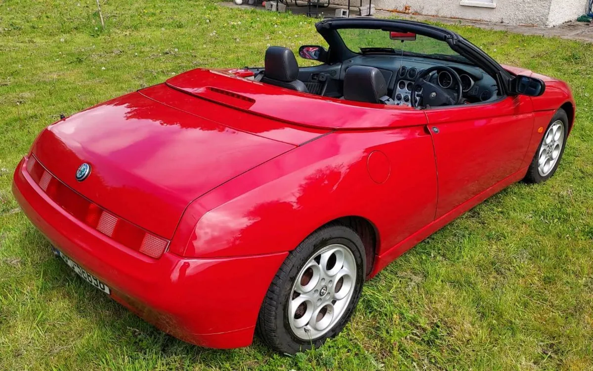 Alfa Romeo Spider - Image 2