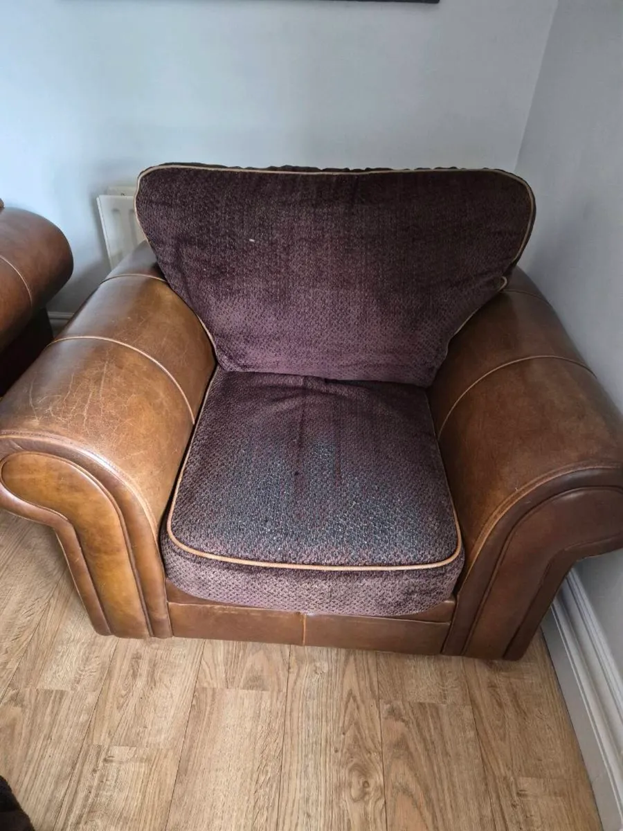 3 and 2 and one seater couch set - Image 3