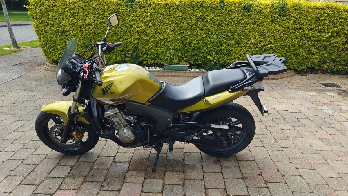 2011 Honda CBF600 - 17,000km, Top Box, Accessories - Image 3