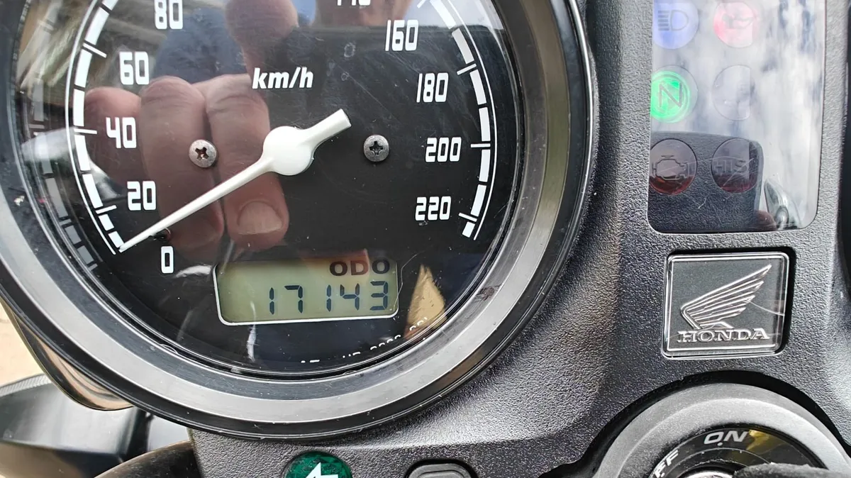 2011 Honda CBF600 - 17,000km, Top Box, Accessories - Image 1